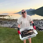 Unik Med 12 Soveplsser Pa Senja - Egen *