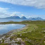 Unik Med 12 Soveplsser Pa Senja - Egen * Hofsoy