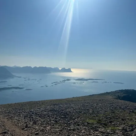 Unik Med 12 Soveplsser Pa Senja - Egen Hofsoy