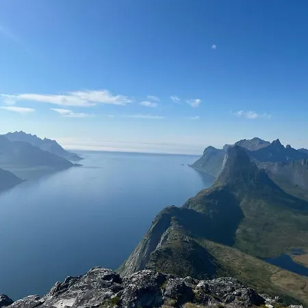 Feriehus Unik Med 12 Soveplsser På Senja - Egen *
